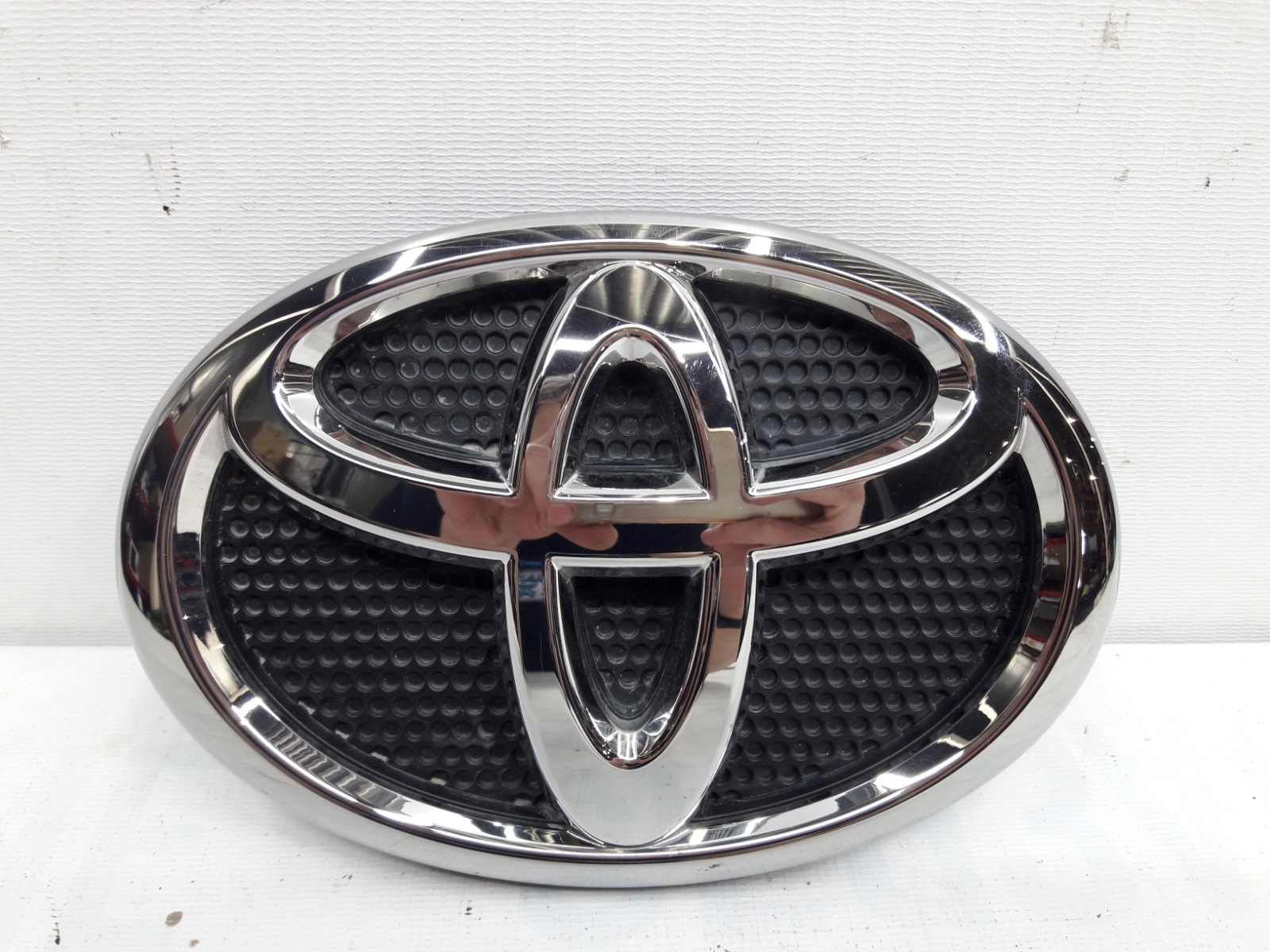 Эмблема для Toyota Land Cruiser