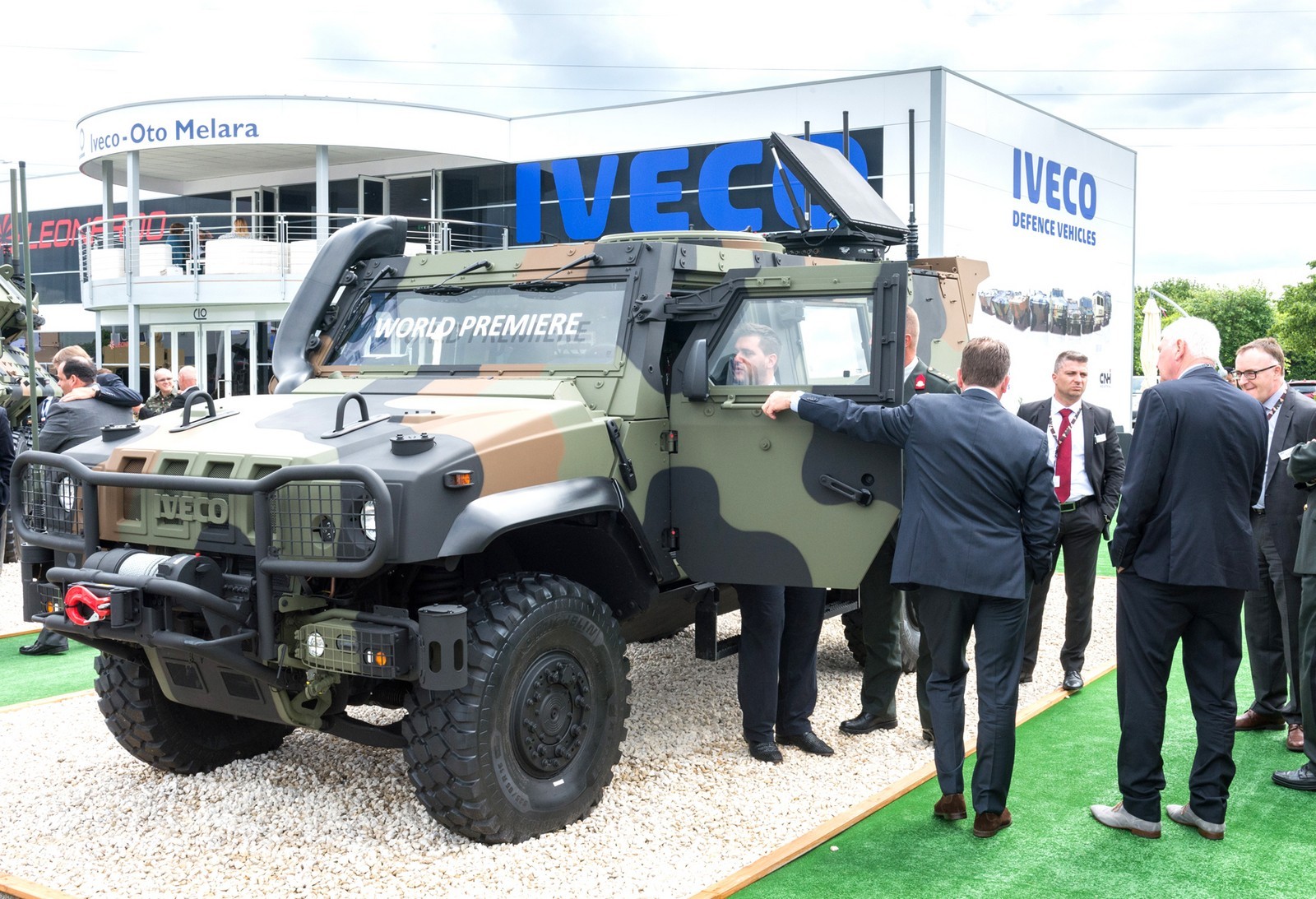 Мировая премьера легкой бронемашины IVECO LMV второго поколения