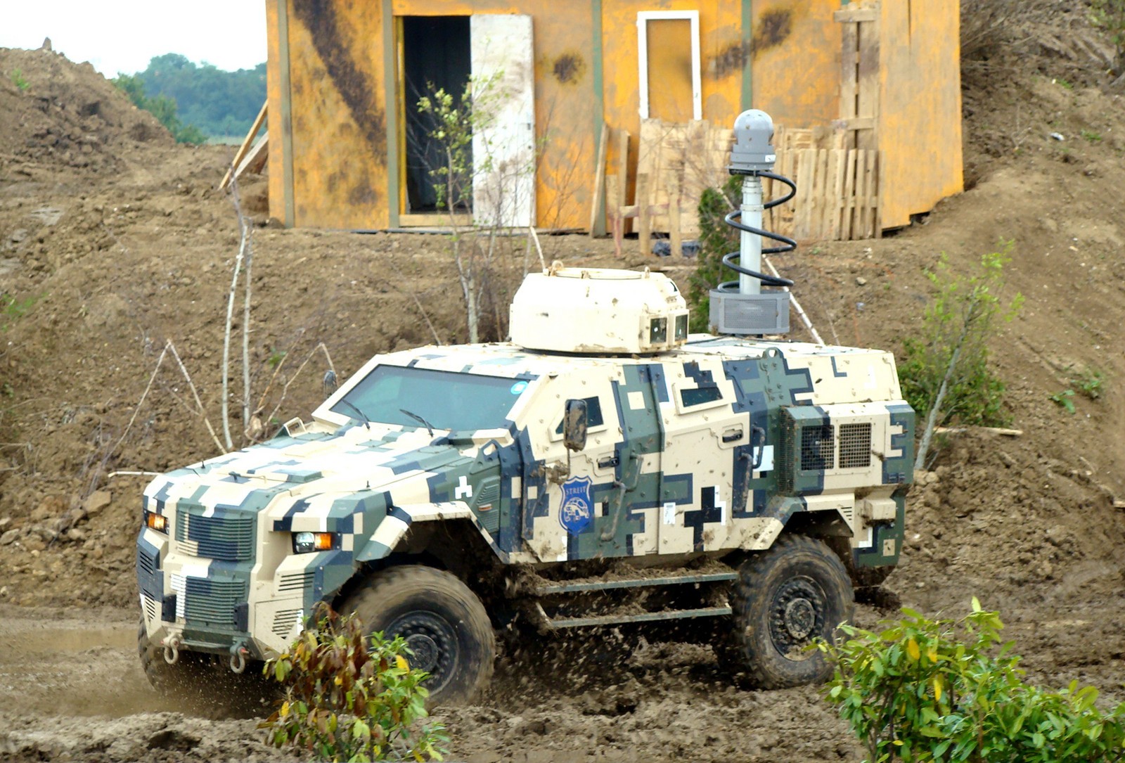 Машина Streit Scorpion AFV, первой получившая защитную систему MRAP