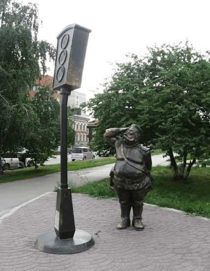 Памятник светофору в Новосибирске